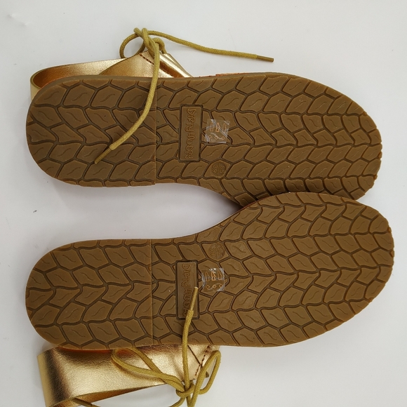 Dirty Laundry Emphasis Women's Sandals Gold STRAPPY Flats Shoes Size 8.5 - Picture 3 of 11